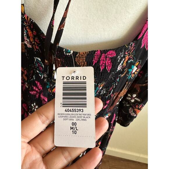NWT Torrid Mini Rayon Slub Balloon Sleeve Twist Font Dress Size 00 Plus - Picture 9 of 9